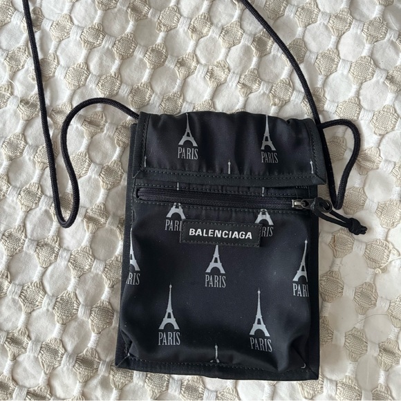 Balenciaga Black Paris Crossbody Bag - Picture 1 of 6